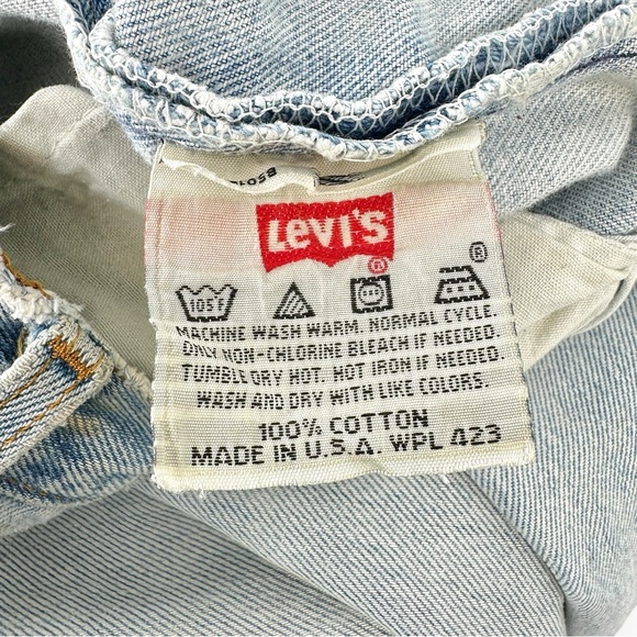 Vintage Levi's 501 1990s Made in USA Light Wash Straight Leg Distressed Jeans - Picture 11 of 13